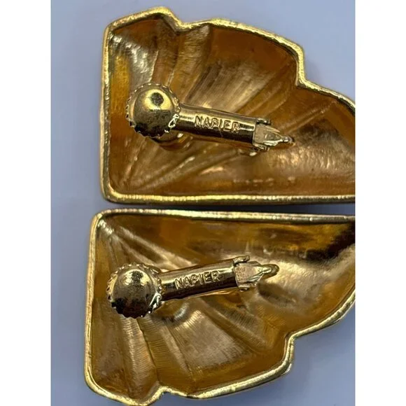 Napier Vintage Gold Tone Purple Enamel Half Moon Fan Screw Back Clip On Earrings - Picture 5 of 6